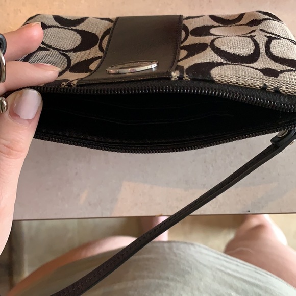Small coach wristlet BRAND NEW- never used - Picture 5 of 6